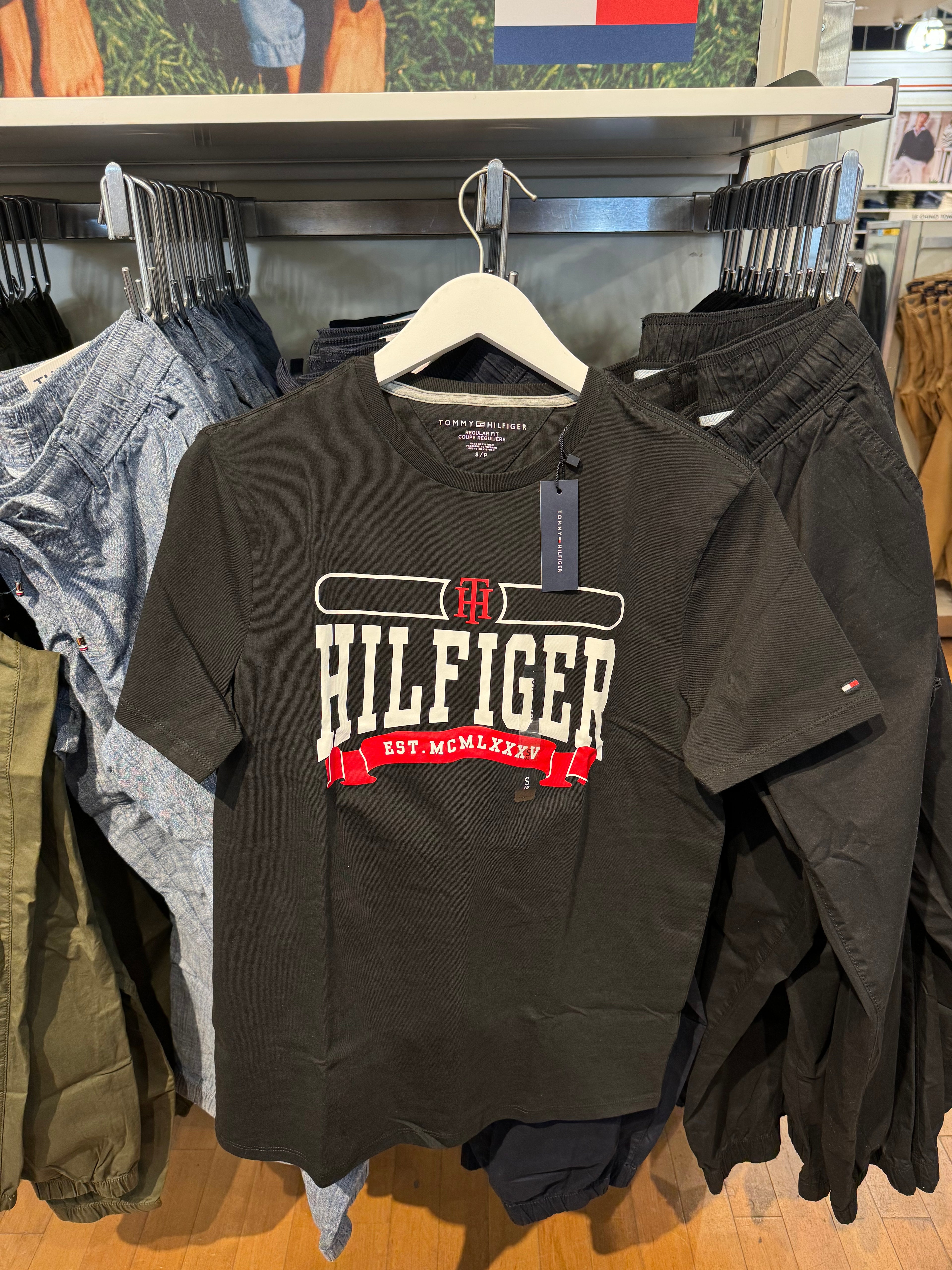 Graphic Logo Tommy