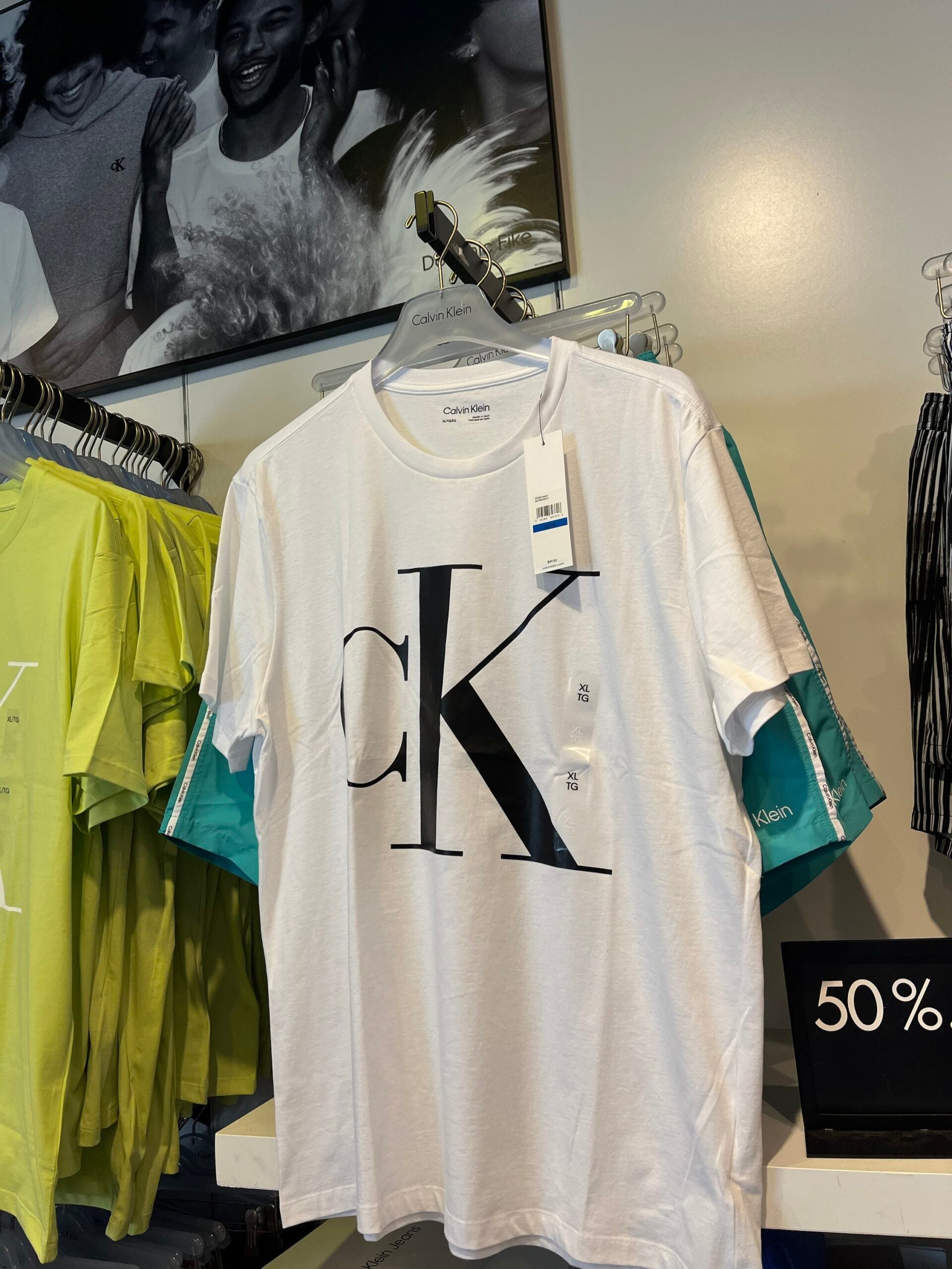 Calvin Klein Round-Neck image 1