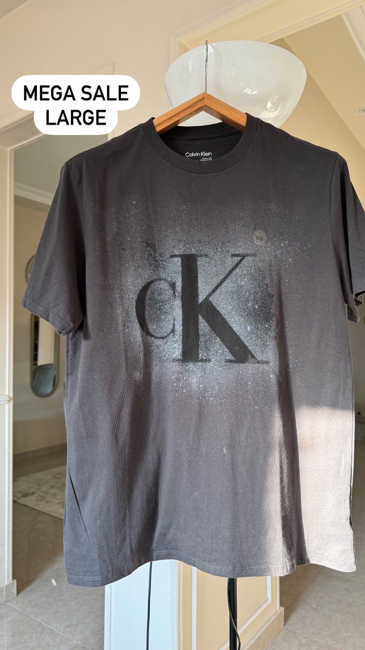 Calvin Klein T image 0