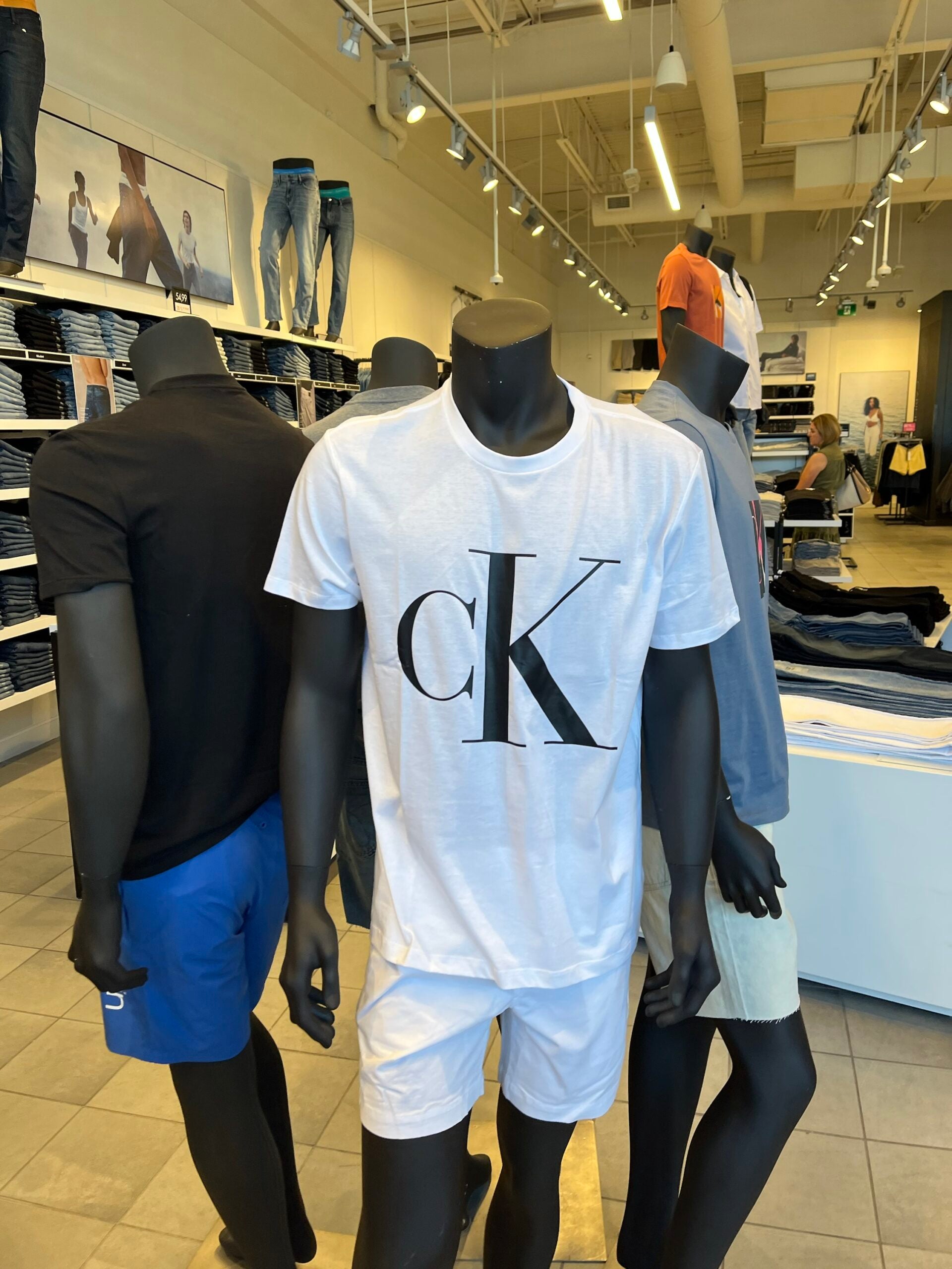 Calvin Klein Round-Neck - M image